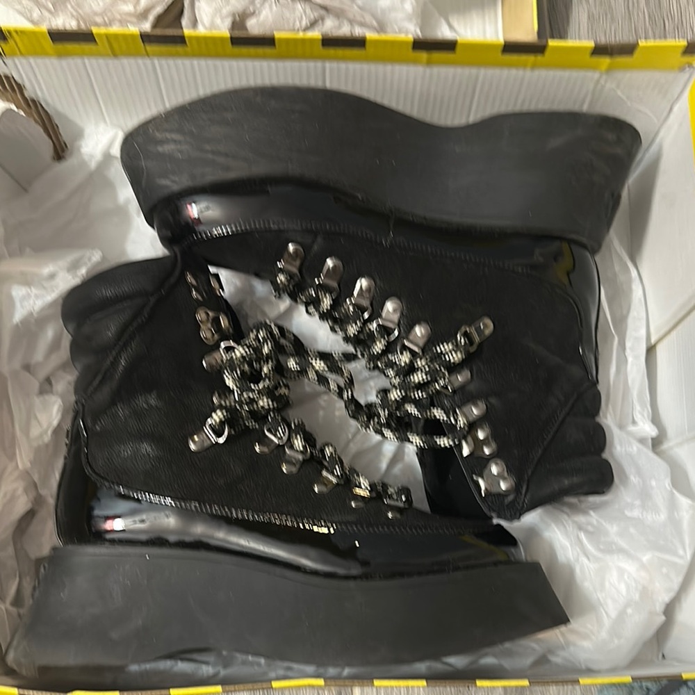 Circus by Sam Edelman Black Platform Hiking Boots 6 - Picture 2 of 16